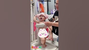 How Can You Make Baby Bathing Fun and Easy? The Baby Bath Standing Shower is the Answer! #Shorts