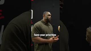 Cisco interviewing Brandon Graham from the Philadelphia Eagles at Sneaker Con Philly!