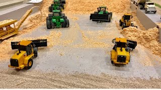 1/64 Dodge City Kansas Feed Yard Display Grinding Feed Corn