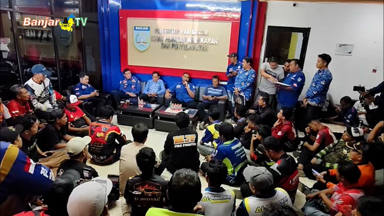 123 RELAWAN BUSER 690 TERIMA APD DARI PEMKAB BANJAR