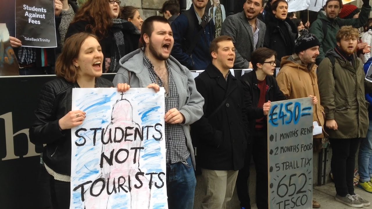 VIDEO: 'Enough is enough' - Trinity students block access to Book of Kells in exam fees protest