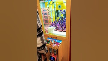 claw machine hack😱 #timezone #clawmachine #chocolate #tickets #youtubeshorts