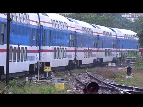 Video Ga Biên Hòa: Đoàn Tàu '5 Sao 2 Tầng' Phan Thiết - Sài... - youtube