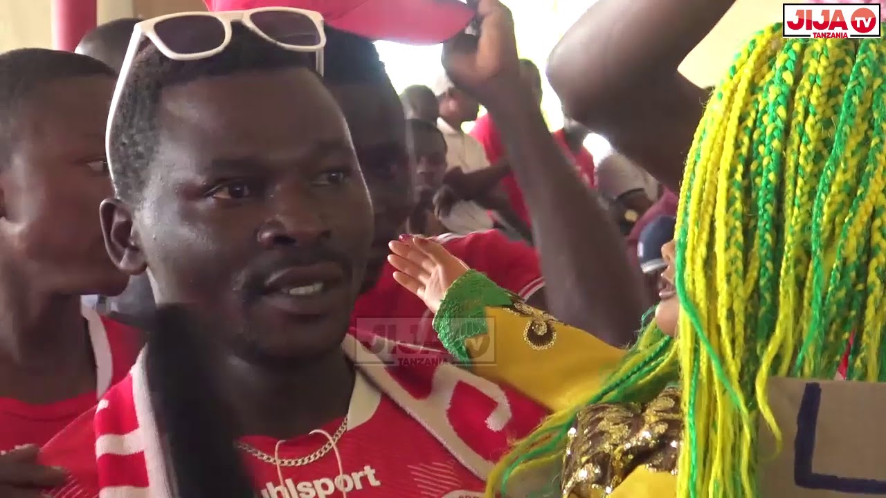 Mbwembwe na Tambo za Mashabiki wa Simba kabla ya Kuwavaa Yanga - YouTube