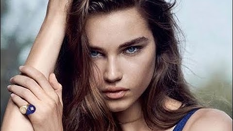 MEGHAN ROCHE Model 2019 - Fashion Channel