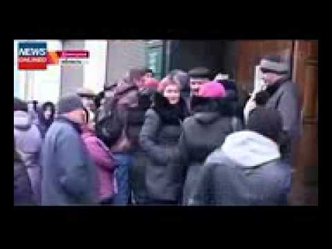 Люди против Порошенко требуя отменить указ главы государства Новости Украины Сегодня
