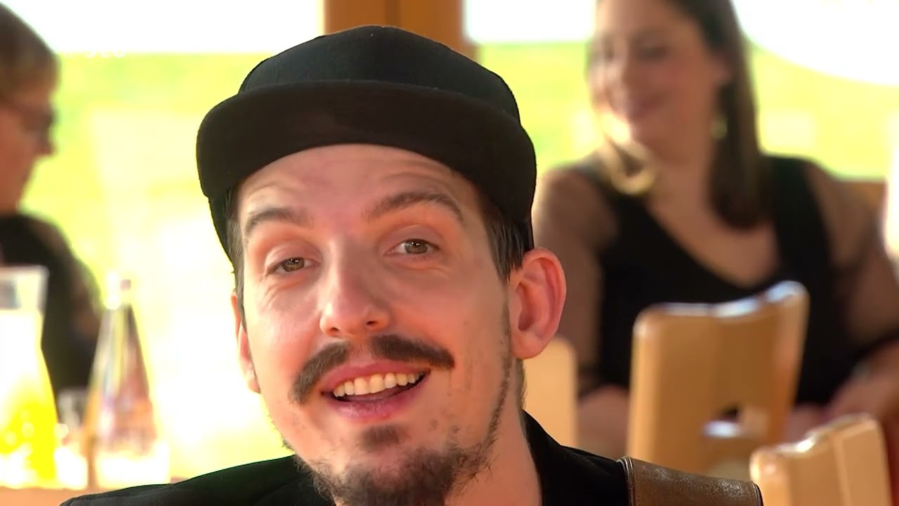 POSKOČNI MUZIKANTI - NE MOREM SE ODŽEJAT (Nedelja po domače)