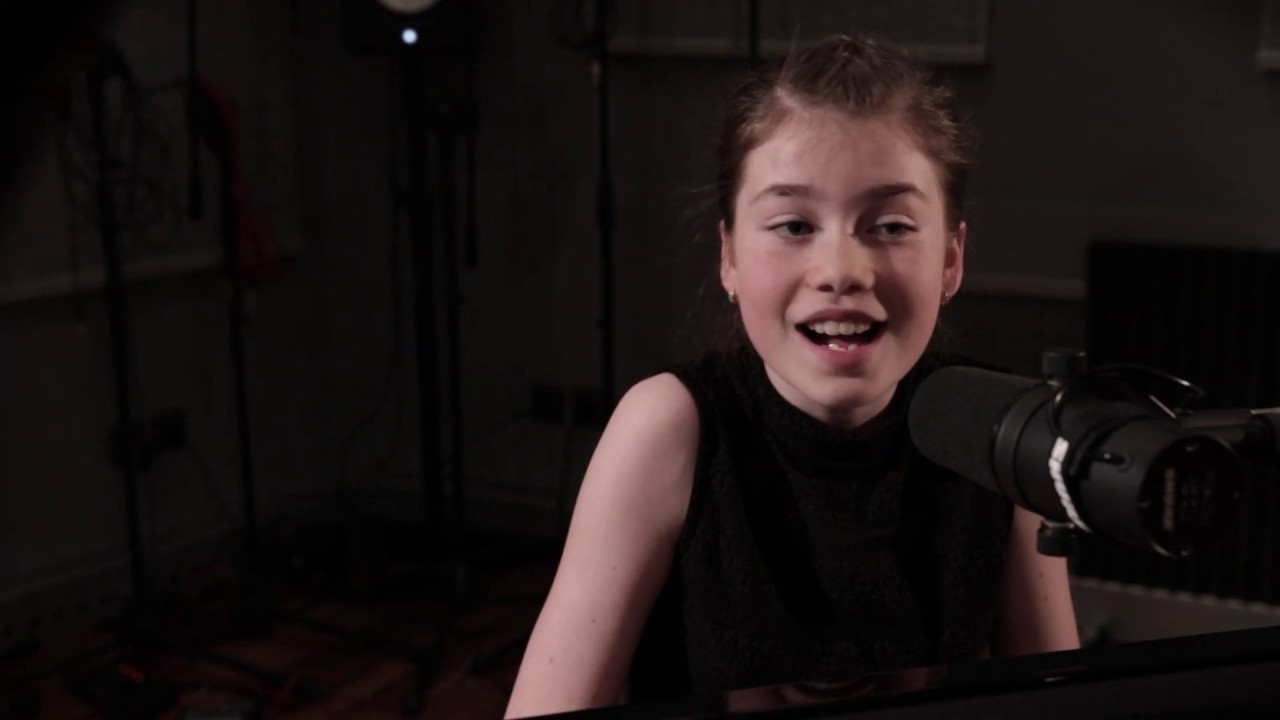 Валерия Стоянова - Ясен Месец