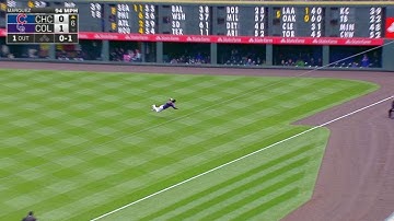 CHC@COL: Gonzalez dives for a fantastic grab