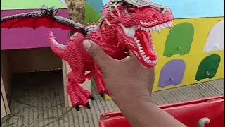 Truk Super Panjang Penuh Hewan Mainan! Ada Dinosaurus, Gajah, Kerbau
