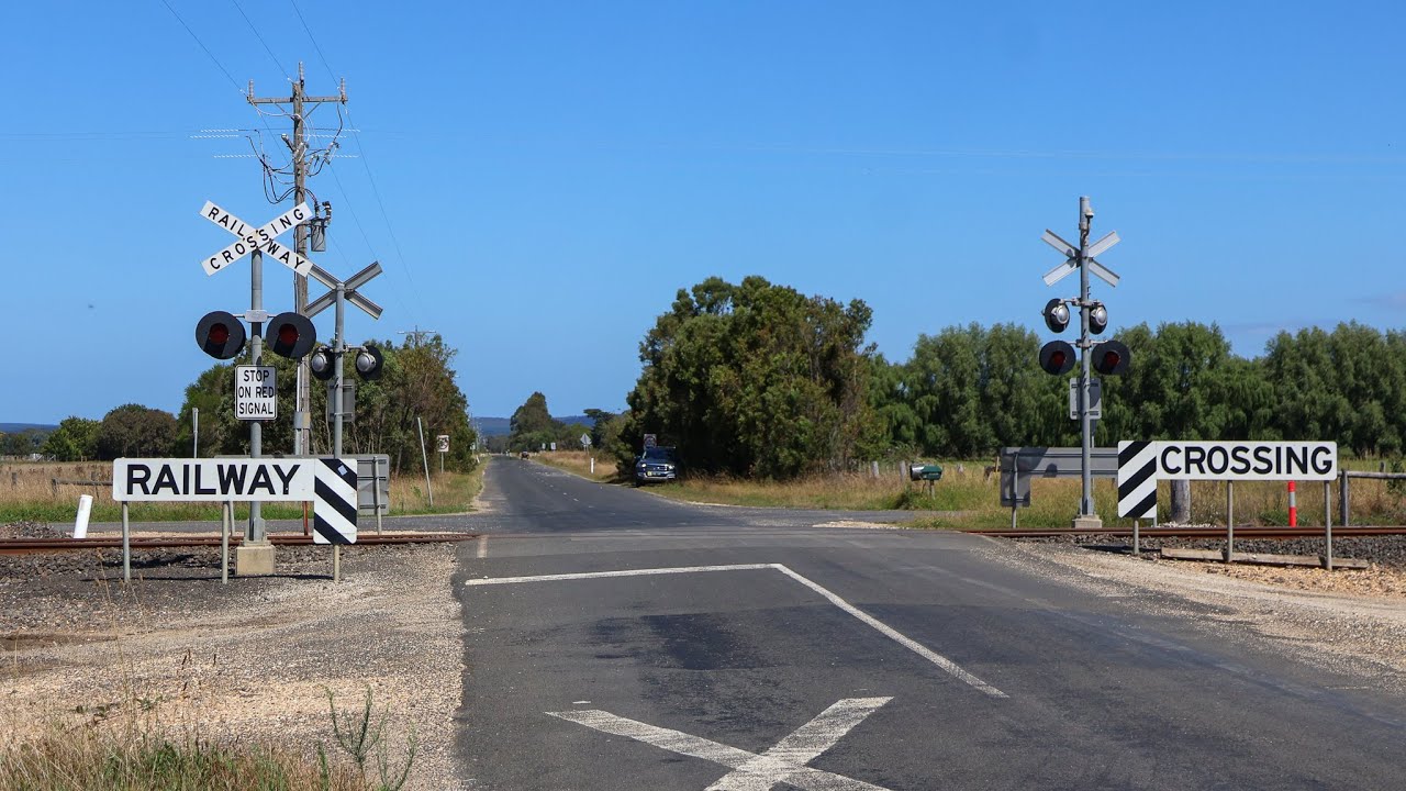 Settlement Road, Kilmany, VIC | V/Line Railway Crossing