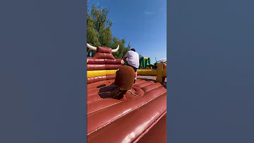 Родео на быке выглядит так