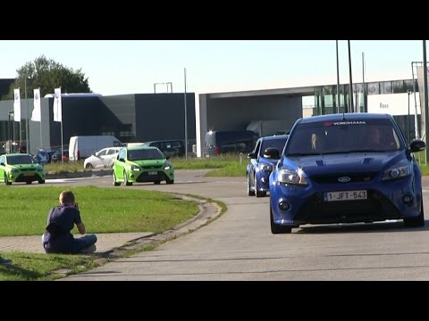 8x Ford Focus RS Driving Together! | FAST Accelerations!