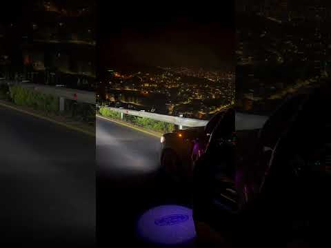 والحــزن قــيـد بــات يـحــرمــنـي الــمــنـام