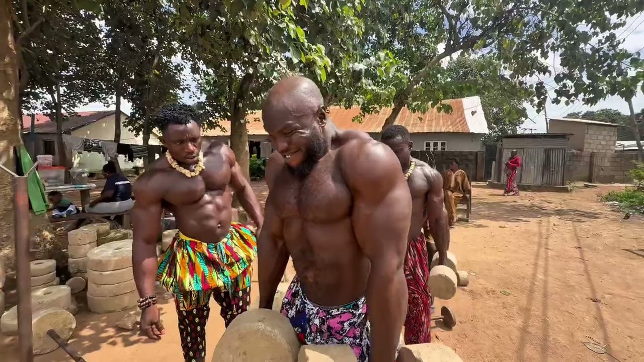 Build huge shoulders with this routine #bodybuilding #bodybuilder #viral #fitnessmotivation #fitness