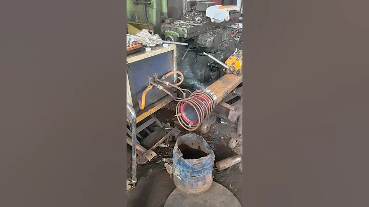 Thermal expansion and contraction assembly