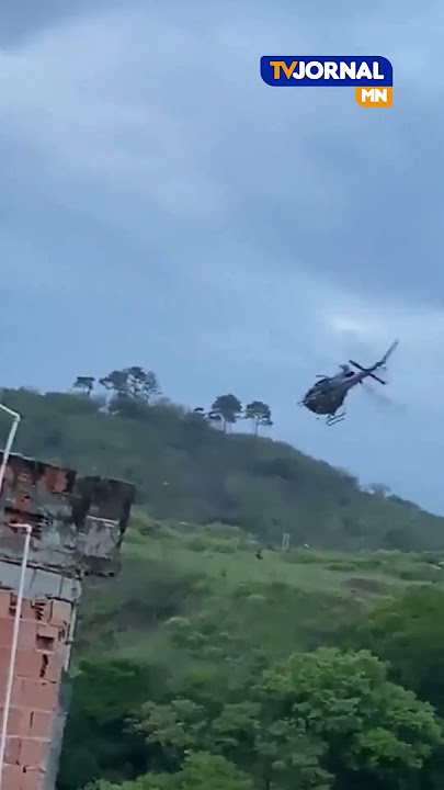 Dois helicópteros da polÃcia são atingidos por tiros no RJ #shorts