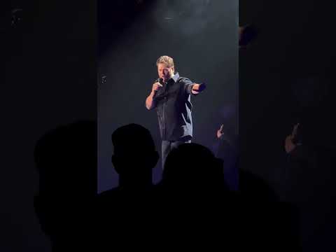 Blake Shelton trashes