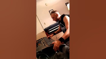 Alessandro Bertoni Studiologic Sledge synth solo