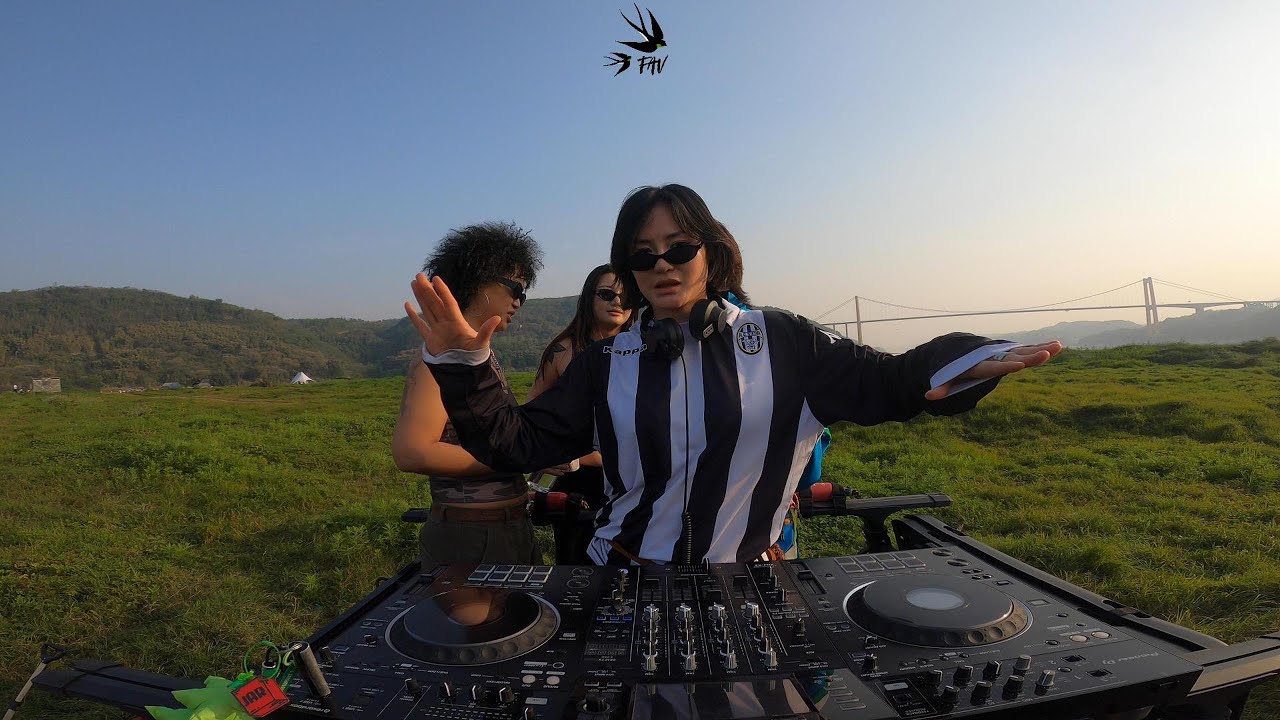 FUNKY J | PROGRESSIVE LIVE SET at Camping in a pickup truck | China ,Chongqing