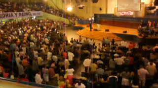 Adoración en Hosanna, Panamá (Прославление в церкви)