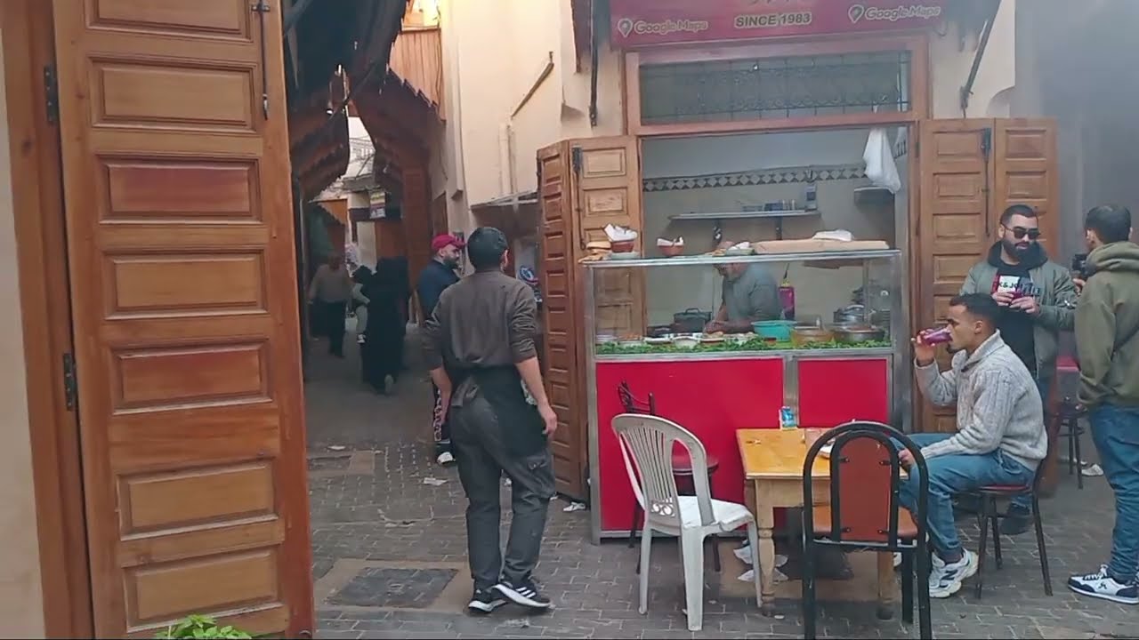 جولة في أزقة مكناس التاريخية . tour in Meknes old medina .