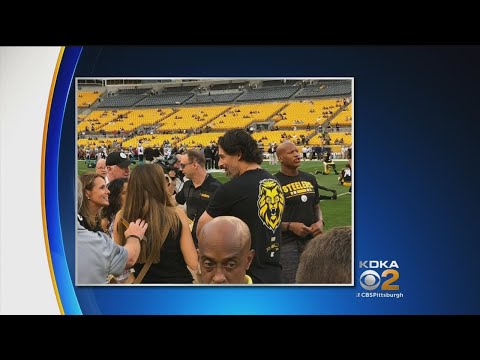 Video: Sofia Vergara Se Z Možem Joeom Manganiellom Udeležuje Nogometne Tekme Steelers