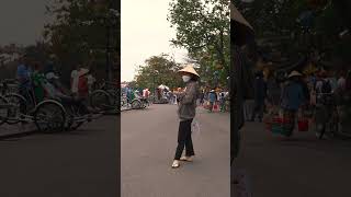 The Vietnamese Non La