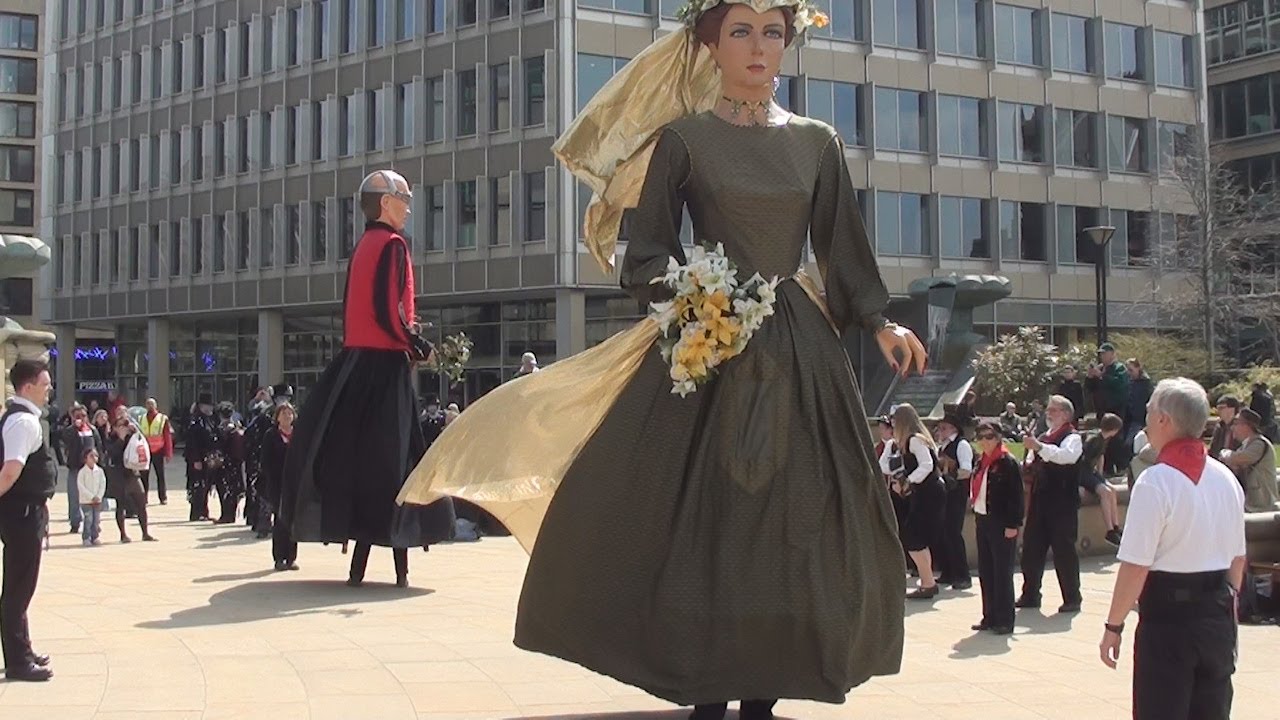 St George's Day celebrations in Sheffield 2013, The Sheffield Giants dancing at the Peace Gardens