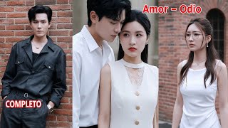 Una noche de copas y… ¿esposa falsa del chofer?: La CEO Chen rompe el pacto con la familia Xu