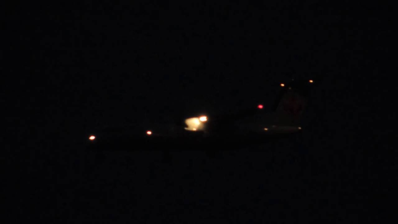 Air Canada Express Bombardier DHC 8 300 [C-GUON] landing in SEA