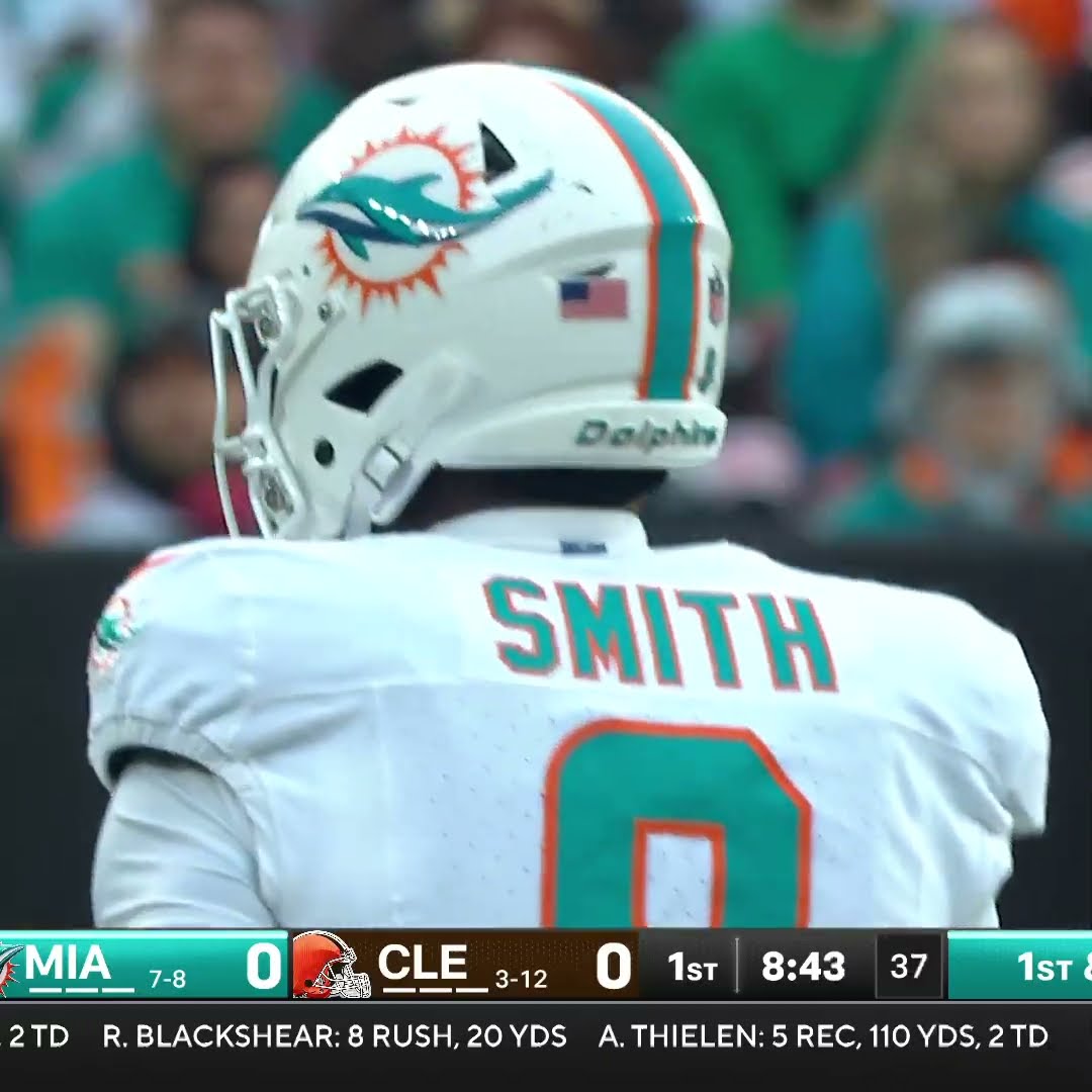 Jonnu Smith catches for a 12-yard Gain vs. Cleveland Browns