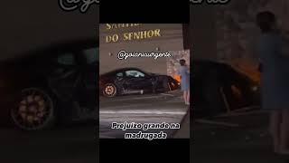Motorista de uma Porsche perde o controle e invade igreja Evangélica no Setor Marista, em Goiânia. Motorista de uma Porsche perde o controle e invade igreja Evangélica no Setor Marista, em Goiânia.