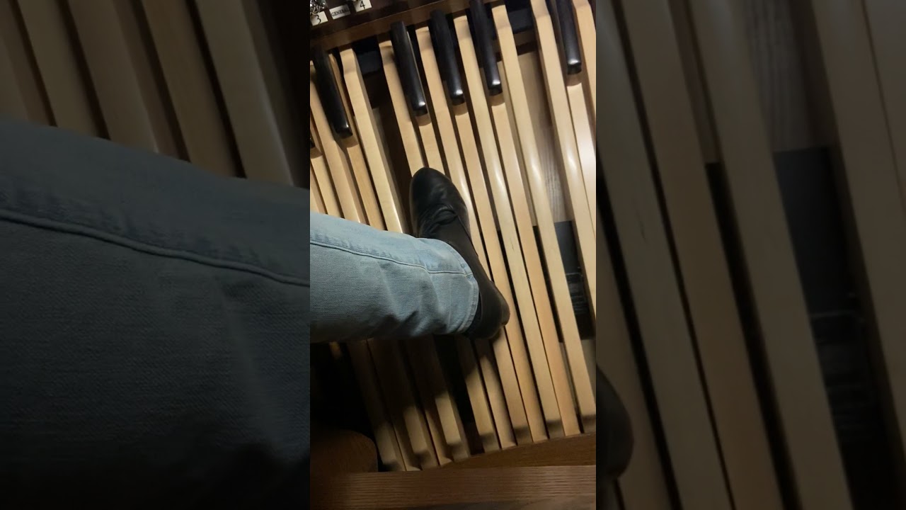 PIPE ORGAN PEDALS VS. TUBA LOUD 32’ TROMBONE PEDAL TONE EARTHQUAKE AMAZING💥🤯💣🧨🤯