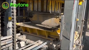 how does a concrete block machine work
