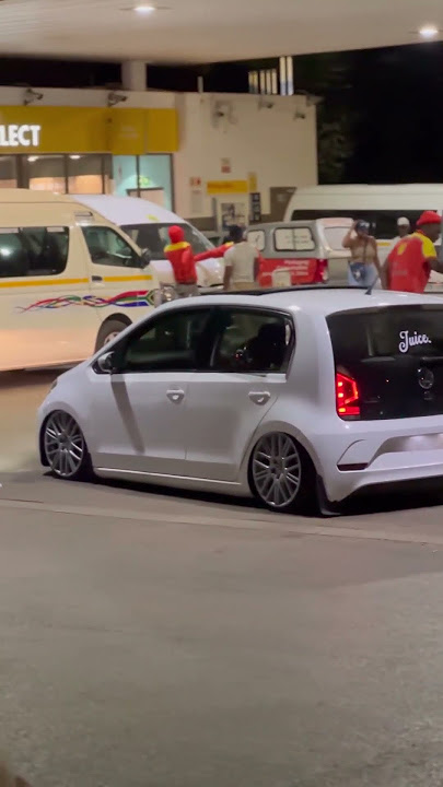 Bagged VW UP! 🤍🤟🏽#vw #volksworld #juststancecars #up #vwup #shellgarage #bagged #baggedvw