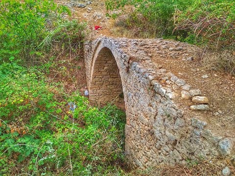 Σφελινός Σερρών, μικρές