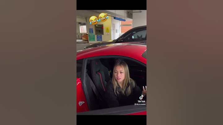 Be a single ? Gerade nochmal gut gegangen #tiefgarage #ferrari #lachen #rot #frau #tür #kratzer