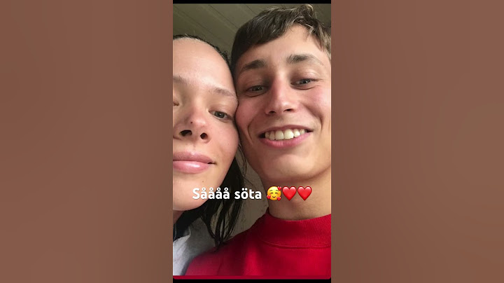 Hon pekar inte ful fingret mot kameran 😂😂 #ijustwanttobecool #love #happy #funny #emil #rebecca