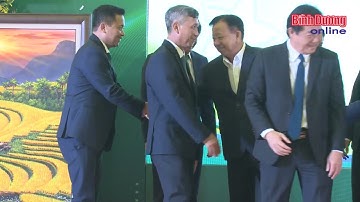 Ký kết hợp đồng tín dụng tài trợ Dự án Đầu tư xây dựng Khu công nghiệp Việt Nam - Singapore III