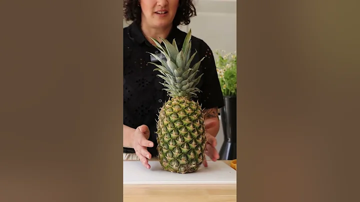 Tutorial: Pineapple Flower Arrangement