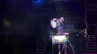 Bubble act, Le Grand Cirque Sur Lโeau