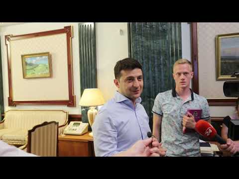 Video: Ukraynanın Pasportuna Bir şəkil Necə Yapışdırılır