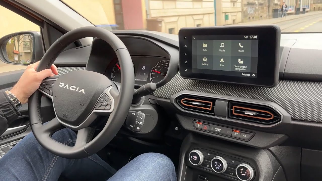 NEW DACIA SANDERO Stepway 2023 - DRIVING in the city (interior