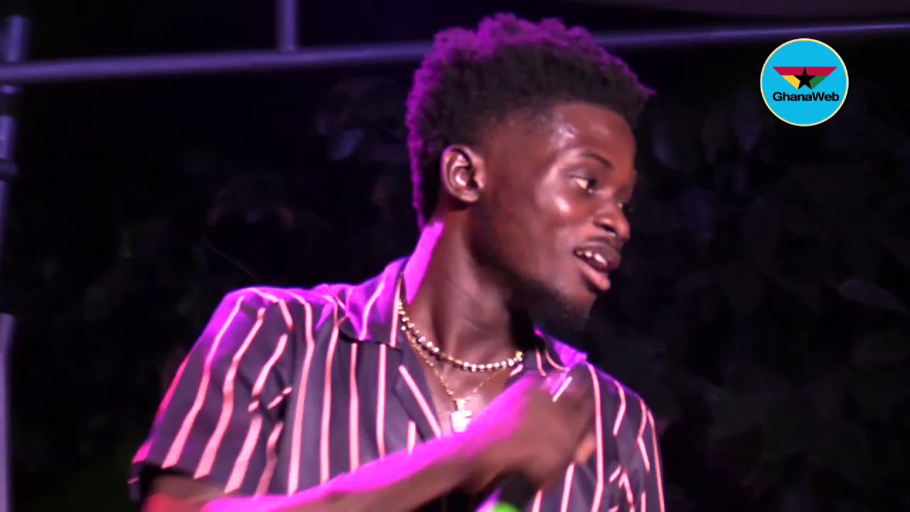 Kuami Eugene performs Christmas songs at Lynx Xmas Concert - YouTube