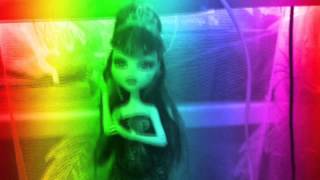 Girl Making A Duck Face Фанатское Видео