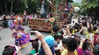 香港迪士尼樂園花車遊行 Part 1 of 2_20120601