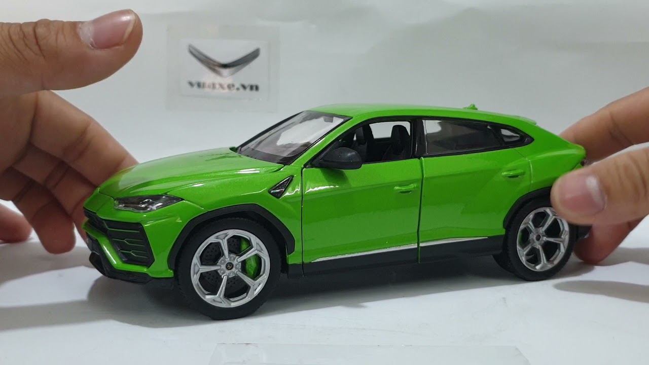 MÔ HÌNH XE TỈ LỆ 132 LAMBORGHINI URUS MANSORY VENATUS VÀNG