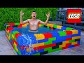 Zbudowalimy ogromny basen z lego