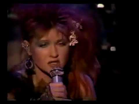 cyndi Lauper 1984 Time After time live - YouTube